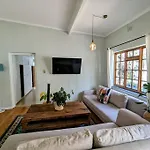 Beachside 2Bd Home In The Heart Of Sea Point!