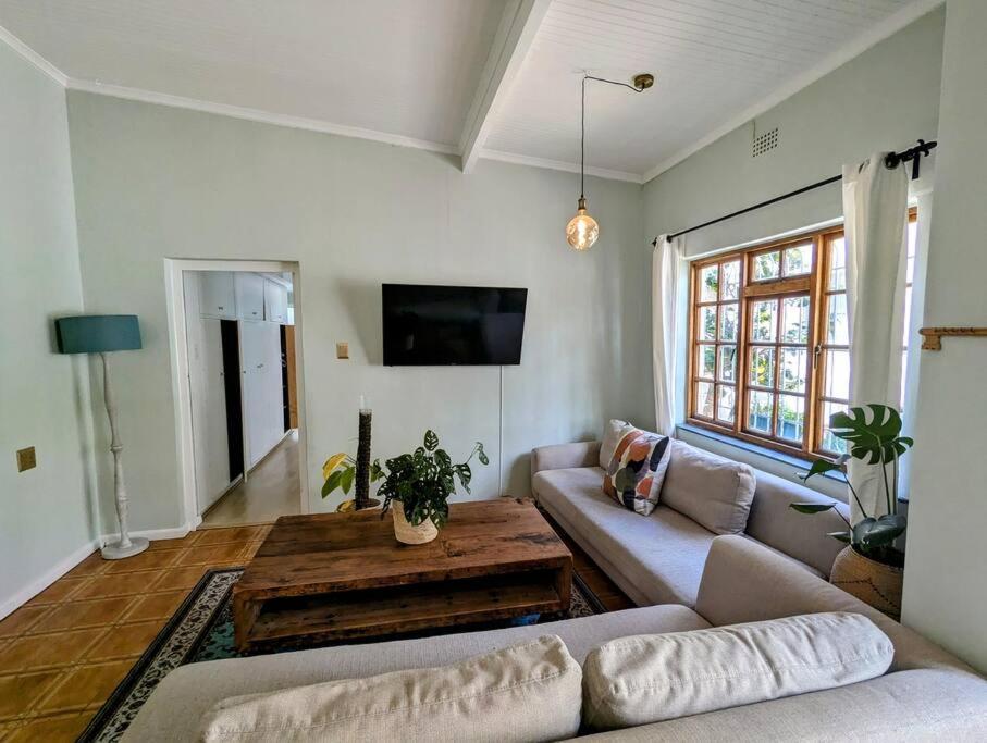 Apartment Beachside 2bd In The Heart Of Sea Point!