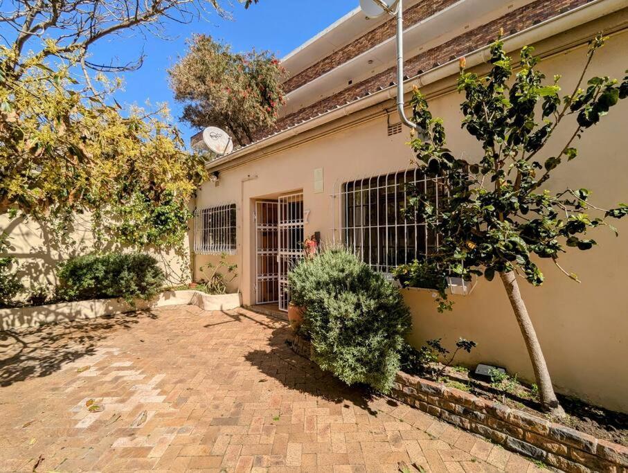 Beachside 2bd In The Heart Of Sea Point! Apartment